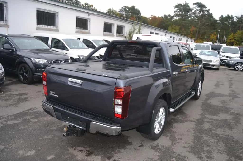 Isuzu D-Max Double Cab AUT 4WD LS 2 Sitze 01/2018-photo-6