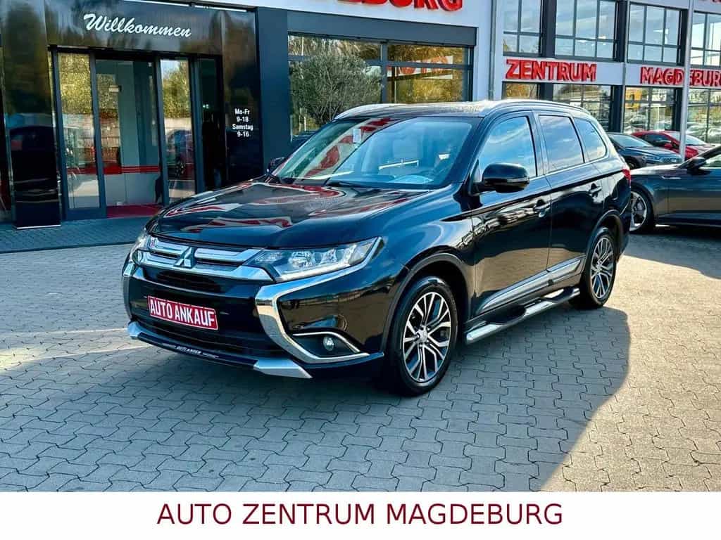 Mitsubishi Outlander Top 4WD AUTOM*SD*KAMERA*7SITZER 09/2016-photo-1