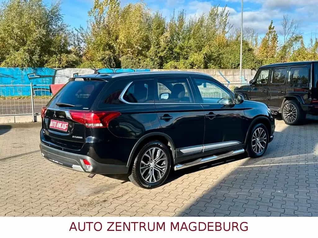 Mitsubishi Outlander Top 4WD AUTOM*SD*KAMERA*7SITZER 09/2016-photo-5