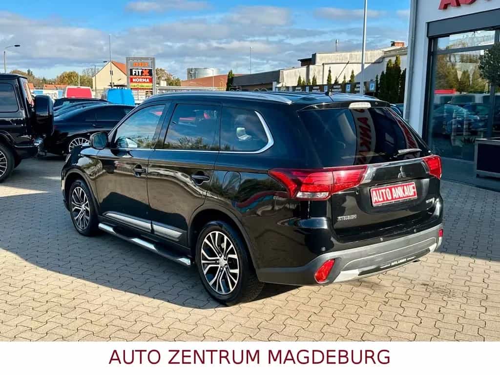 Mitsubishi Outlander Top 4WD AUTOM*SD*KAMERA*7SITZER 09/2016-photo-7