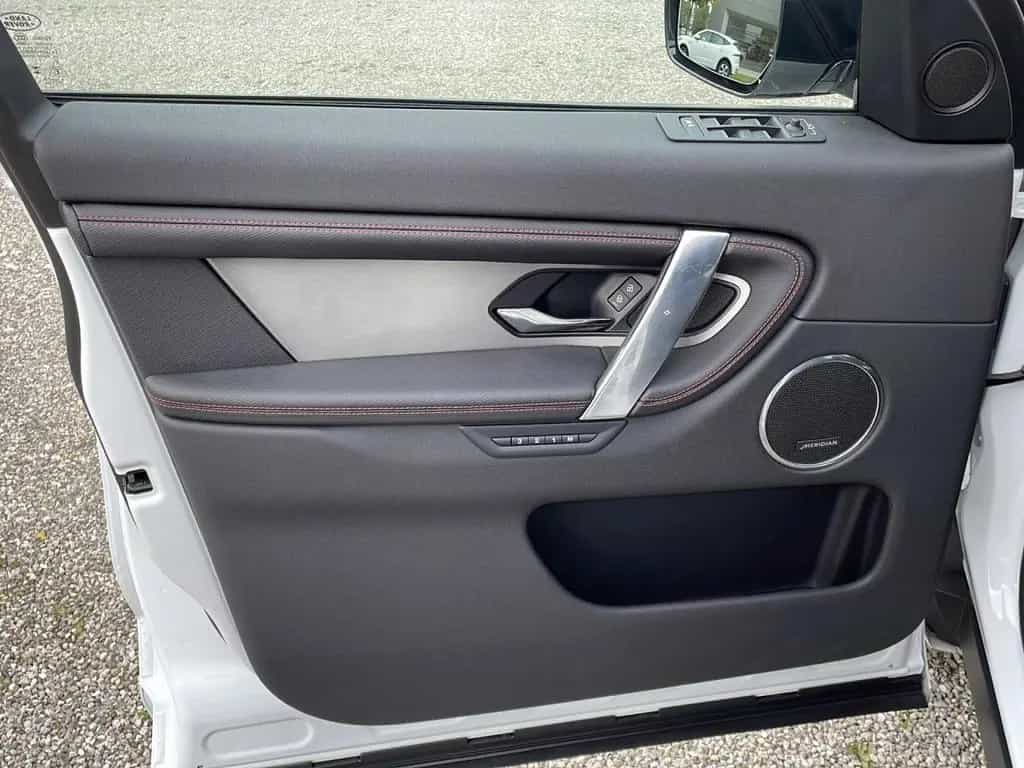 Land Rover Discovery Sport D200 R-Dynamic SE 09/2023-photo-6
