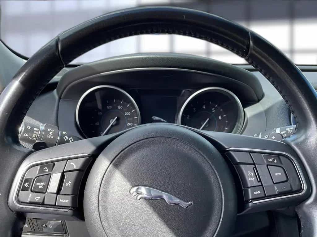 Jaguar F-Pace 35t AWD Prestige 02/2018-photo-11