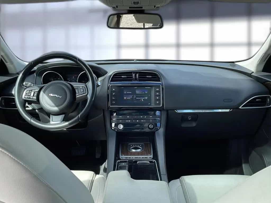 Jaguar F-Pace 35t AWD Prestige 02/2018-photo-16