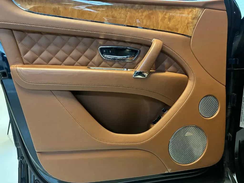 Bentley Bentayga 6.0 W12+TRAILER+PANO+MEMO+NAIM+LUFT+NAV 02/2017-photo-13