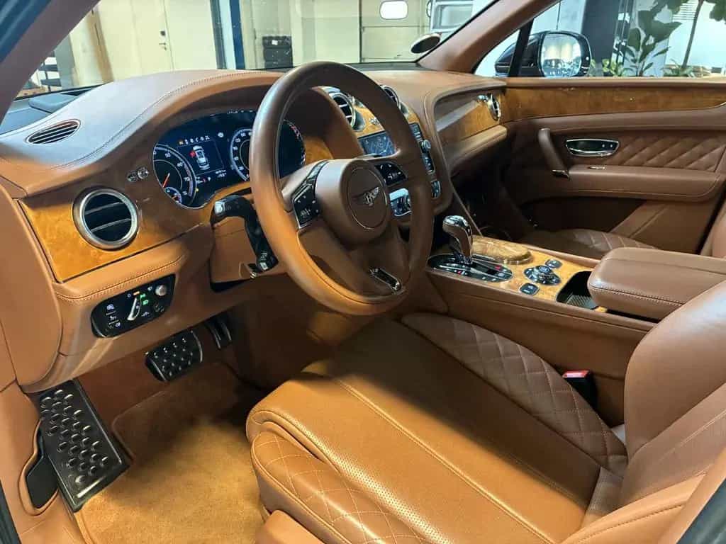 Bentley Bentayga 6.0 W12+TRAILER+PANO+MEMO+NAIM+LUFT+NAV 02/2017-photo-6