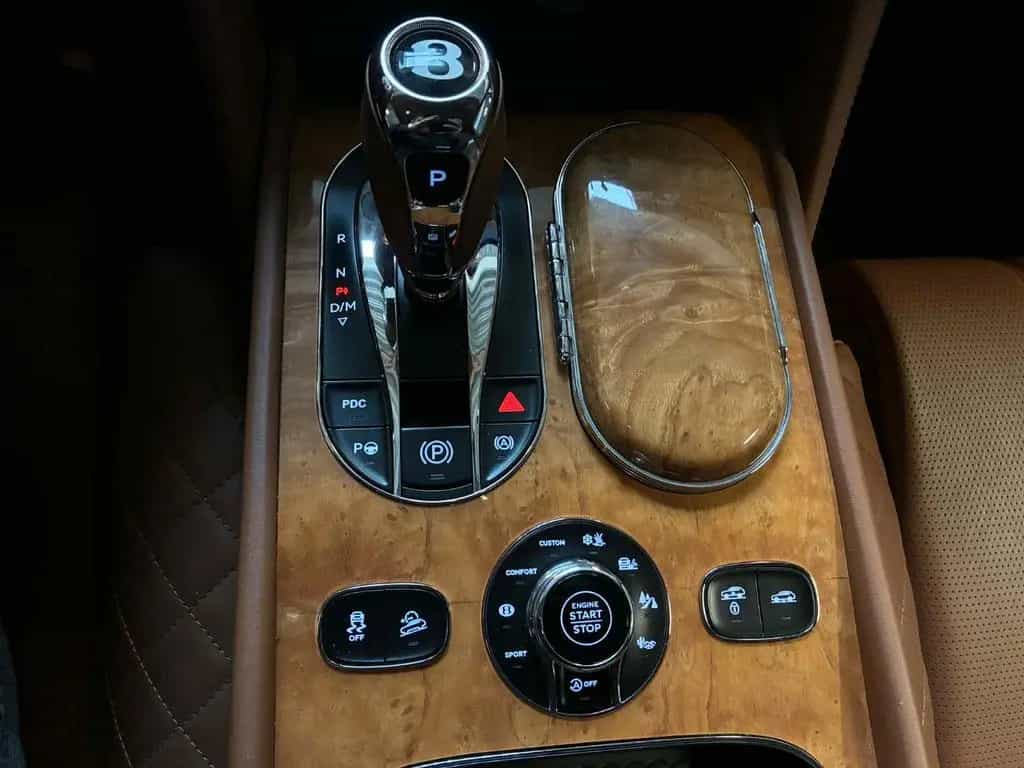 Bentley Bentayga 6.0 W12+TRAILER+PANO+MEMO+NAIM+LUFT+NAV 02/2017-photo-9