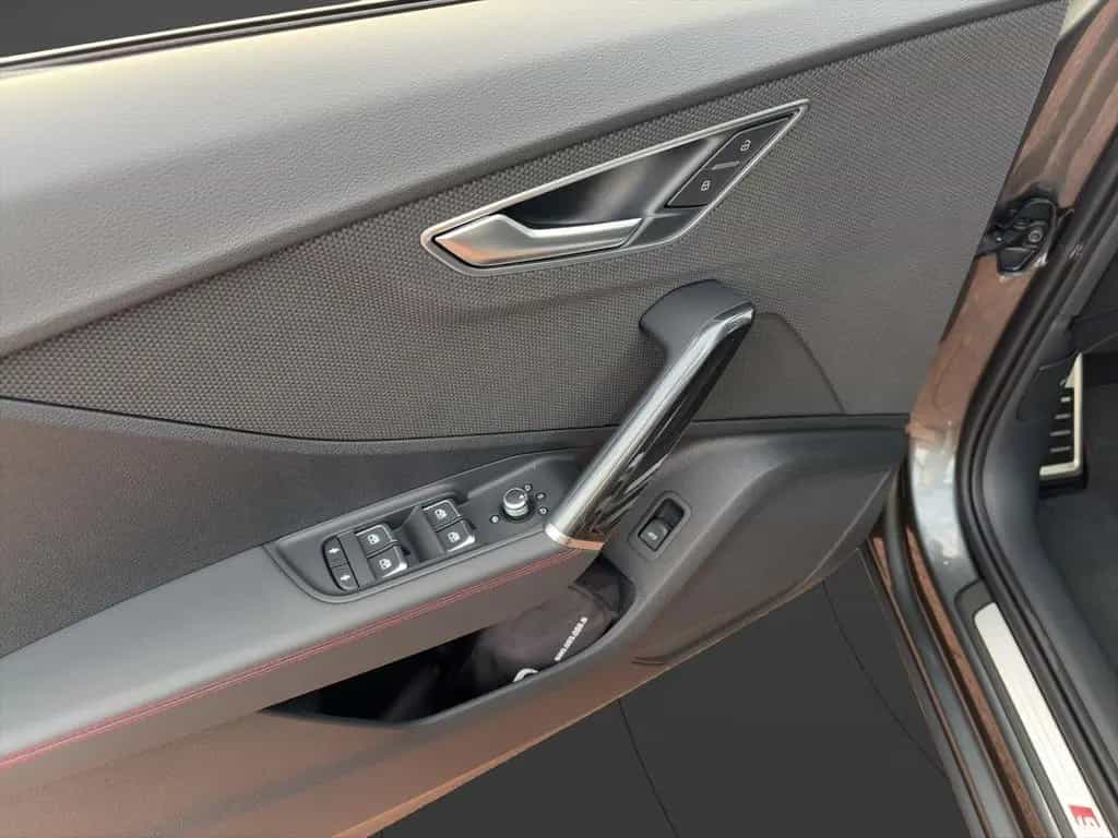 Audi Q2 35 TFSI S-LINE COMP+MATRIX+KAMERA+CARPLAY null-photo-2