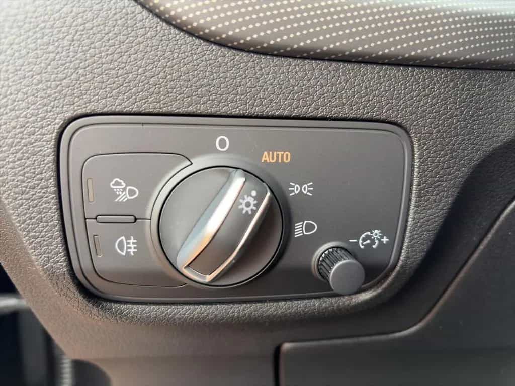 Audi Q2 35 TFSI S-LINE COMP+MATRIX+KAMERA+CARPLAY null-photo-20