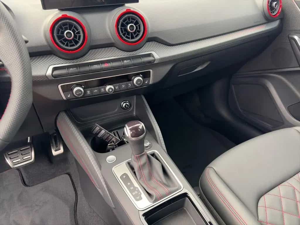 Audi Q2 35 TFSI S-LINE COMP+MATRIX+KAMERA+CARPLAY null-photo-5