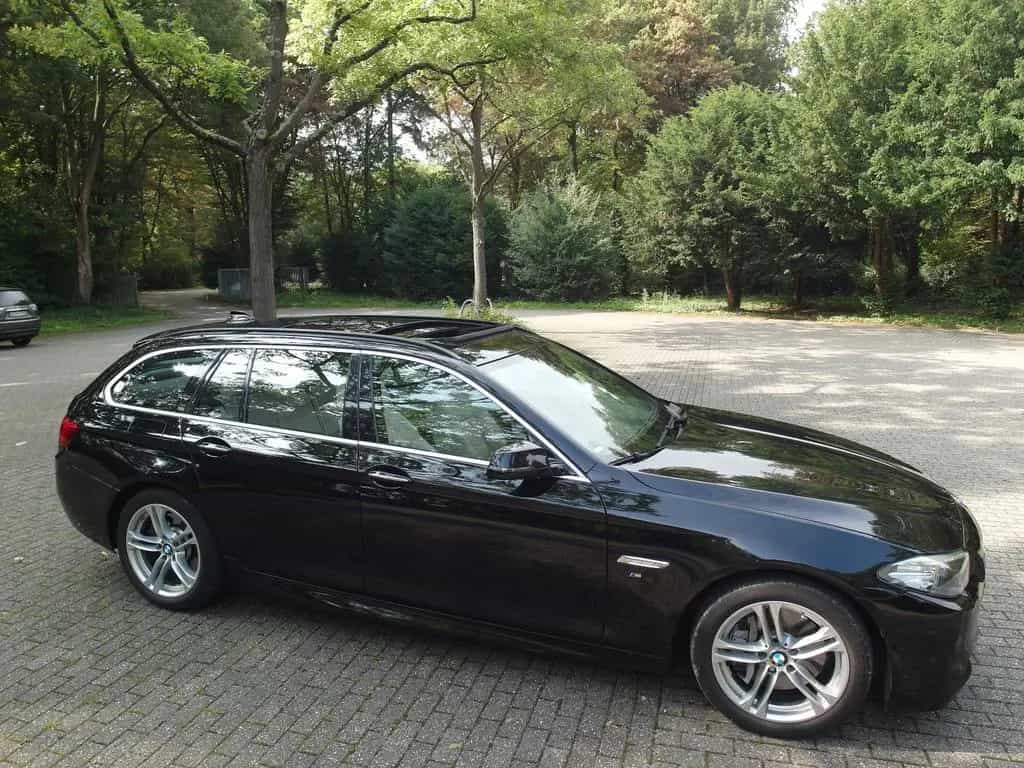 BMW 5 Series 530d Touring xDrive M-Sport Paket NP 78.000 € 02/2017-photo-0