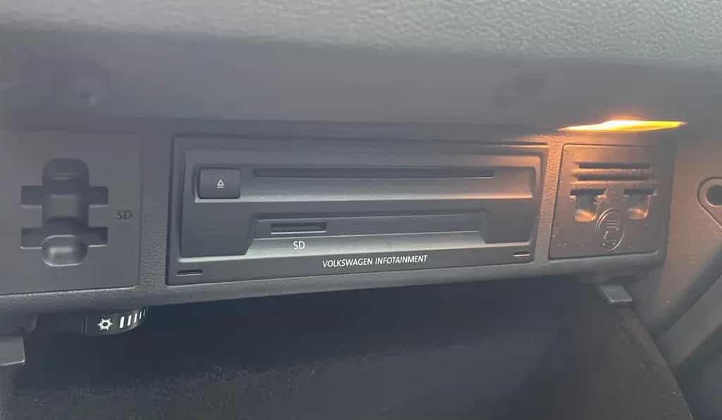 Volkswagen Golf Sportsvan VII Sound BMT/Panorama/TÜV Neu 03/2017-photo-21