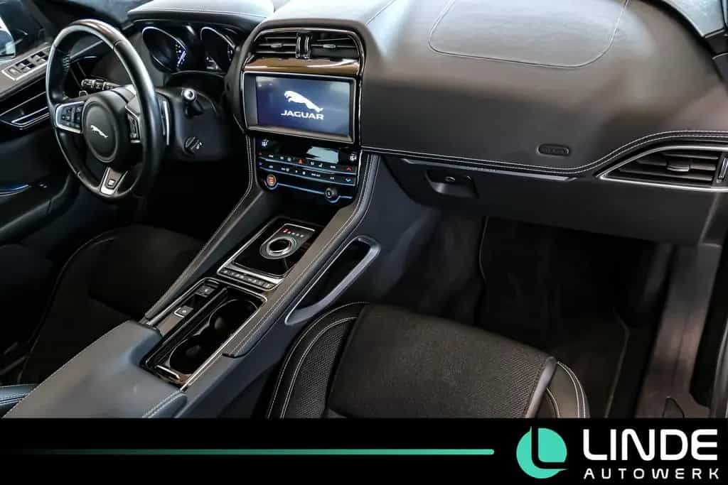 Jaguar F-Pace R-Sport AWD |AHK|NAVI|LED|RFK|CARPLAY|20" 11/2018-photo-11