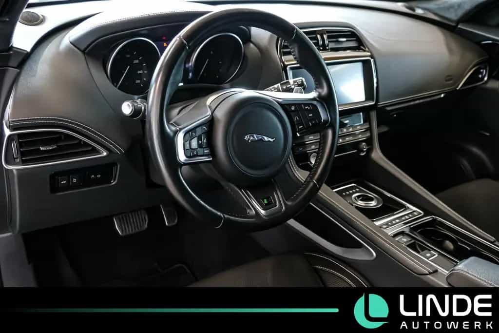 Jaguar F-Pace R-Sport AWD |AHK|NAVI|LED|RFK|CARPLAY|20" 11/2018-photo-19