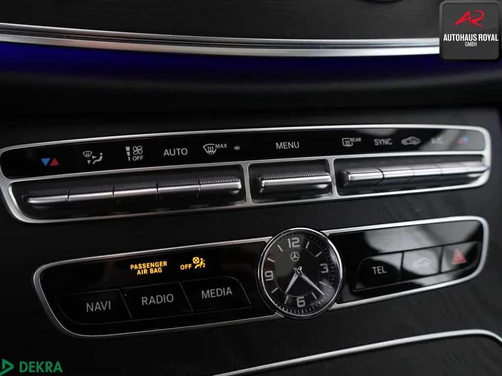 Mercedes-Benz E 250 T AMG NIGHT MULTIBEAM,360GRAD,KEYLESS,PANO 03/2018-photo-22