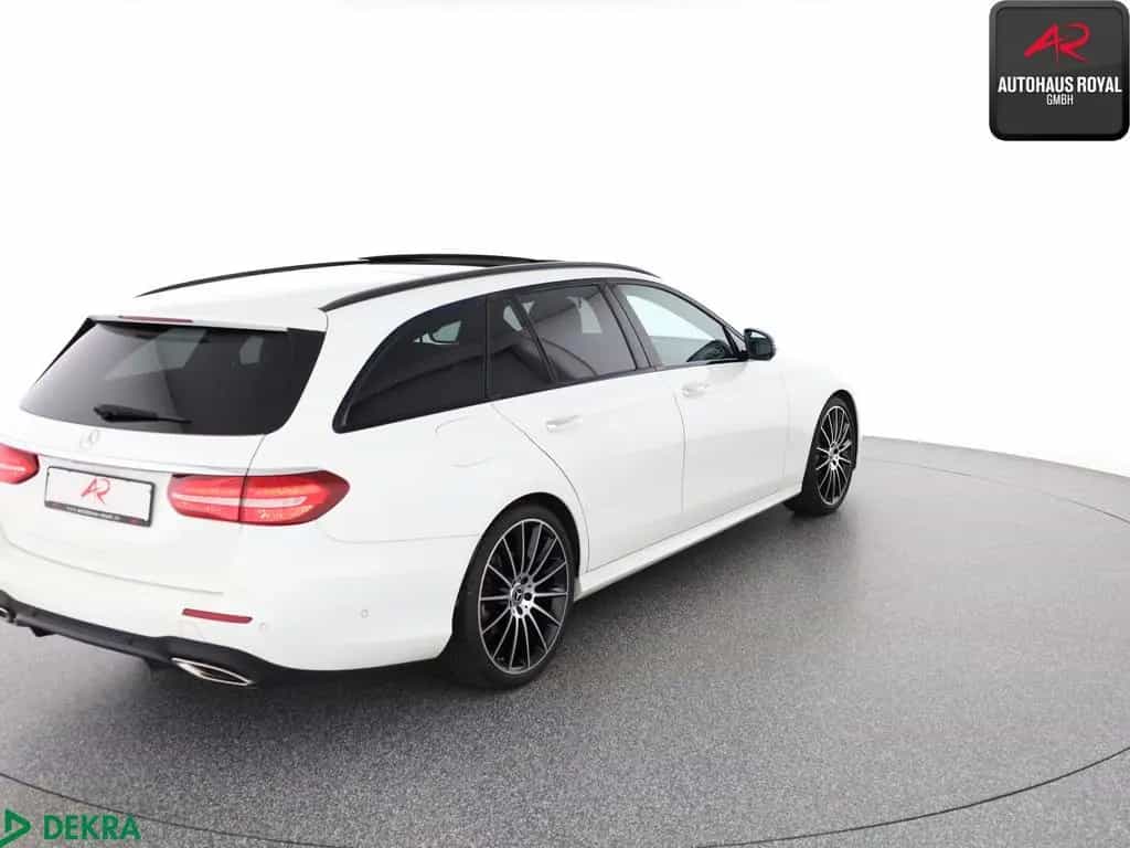 Mercedes-Benz E 250 T AMG NIGHT MULTIBEAM,360GRAD,KEYLESS,PANO 03/2018-photo-4