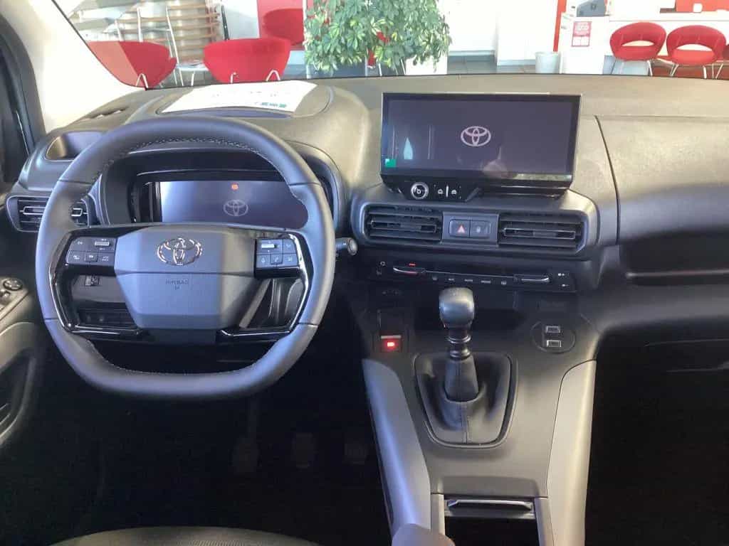 Toyota Proace City Verso 1.2 Turbo L1 Teamplayer 09/2025-photo-7
