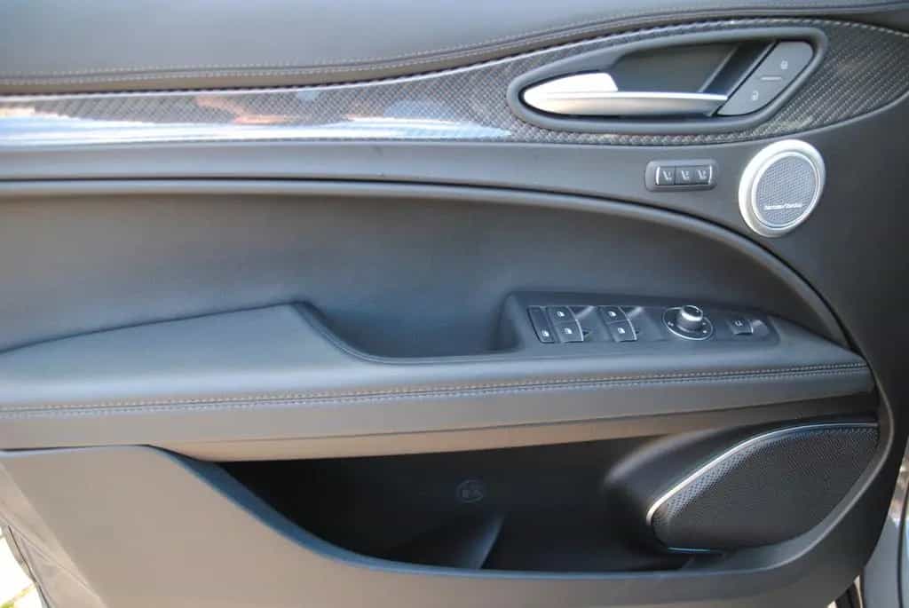 Alfa Romeo Stelvio 2.9 V6 Quadrifoglio Q4 PANO-Dach 04/2021-photo-11