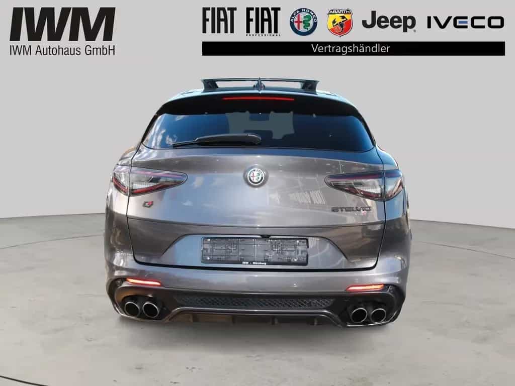 Alfa Romeo Stelvio 2.9 V6 Quadrifoglio Q4 PANO-Dach 04/2021-photo-3