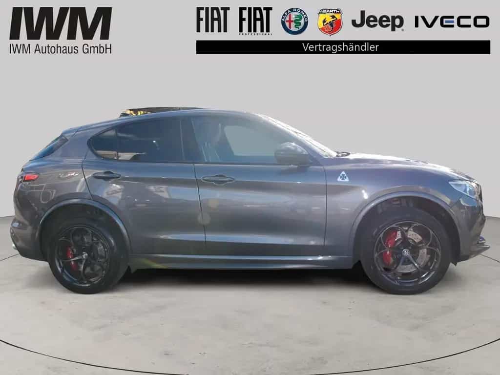 Alfa Romeo Stelvio 2.9 V6 Quadrifoglio Q4 PANO-Dach 04/2021-photo-4