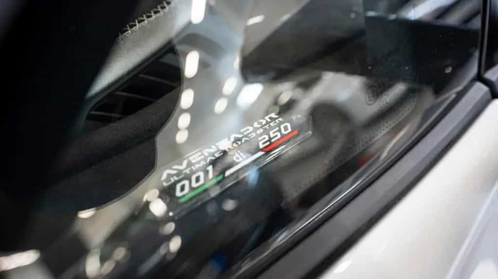 Lamborghini Aventador Ultimae Roadster 1of250 08/2022-photo-11