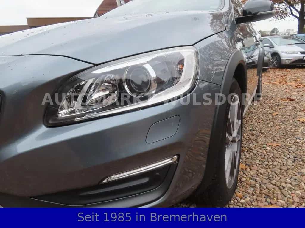 Volvo V60 Cross Country,2,4D,5-Zyl, AWD,1Hd,Scheckheft 01/2016-photo-3