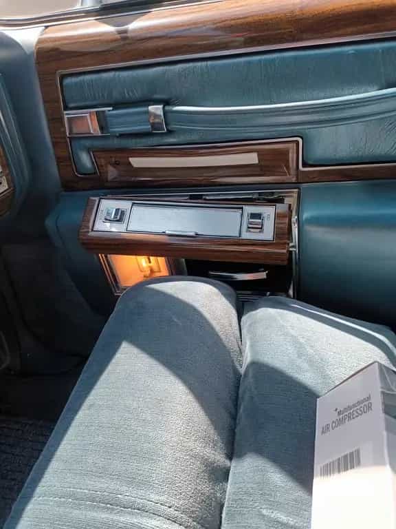 Cadillac Fleetwood 06/1977-photo-9