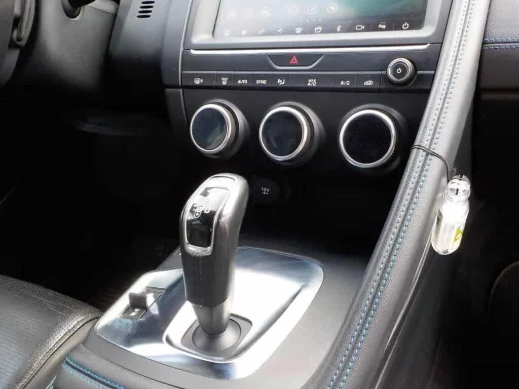 Jaguar E-Pace 2.0D 150 CV AWD aut. R-Dynamic S 02/2019-photo-13