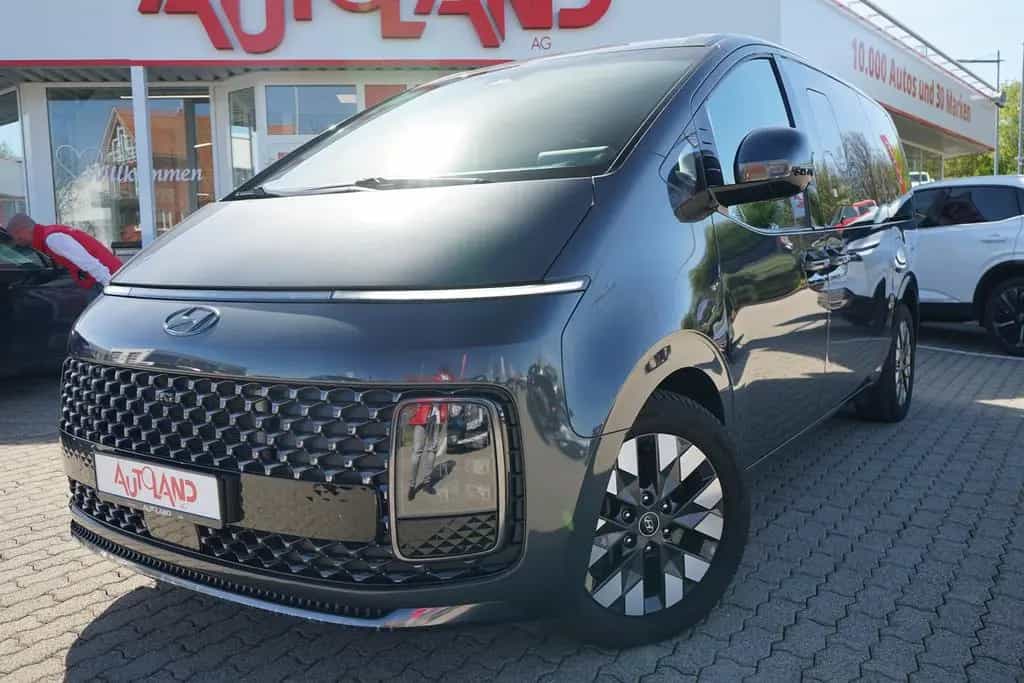 Hyundai STARIA 2.2 CRDi Signature DCT 4WD LED 360° Bose 05/2022-photo-1