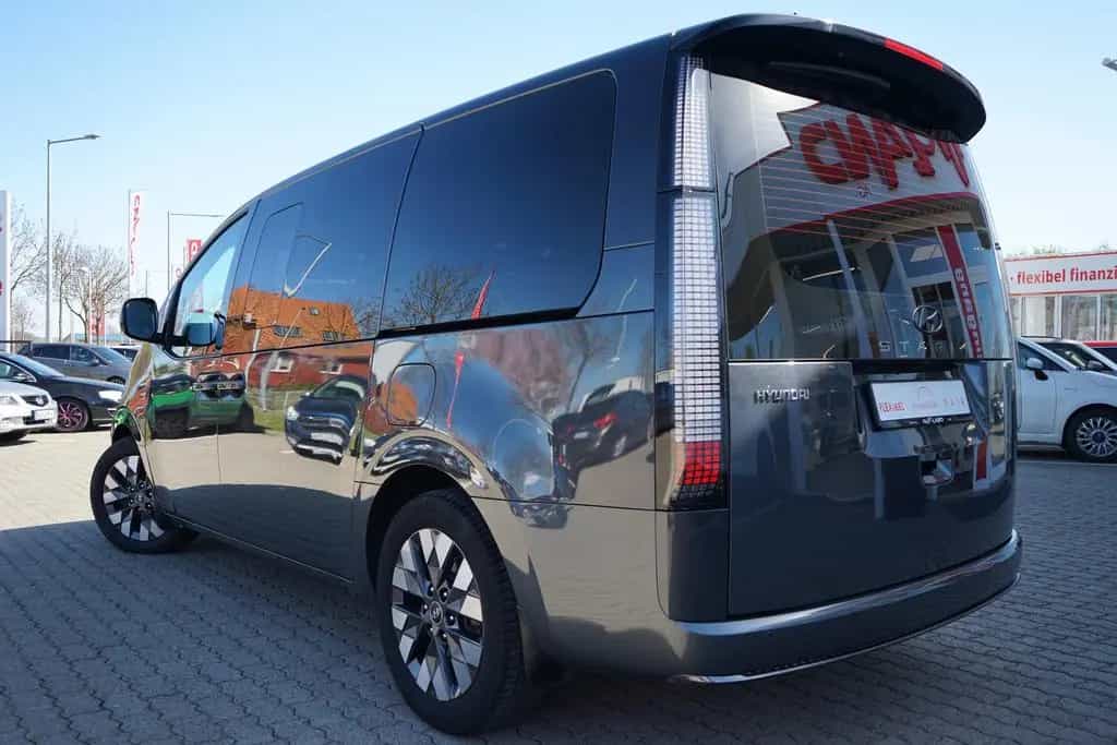 Hyundai STARIA 2.2 CRDi Signature DCT 4WD LED 360° Bose 05/2022-photo-15