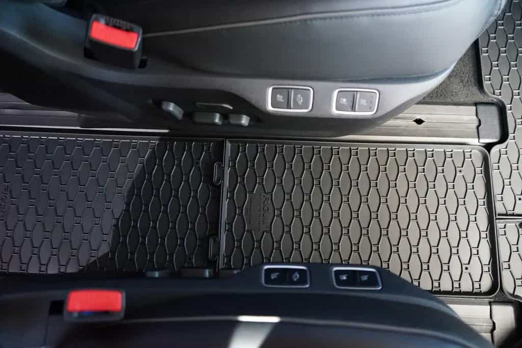 Hyundai STARIA 2.2 CRDi Signature DCT 4WD LED 360° Bose 05/2022-photo-31