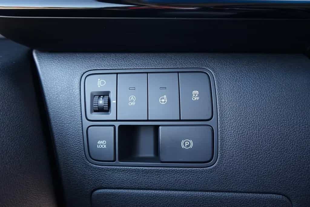 Hyundai STARIA 2.2 CRDi Signature DCT 4WD LED 360° Bose 05/2022-photo-35