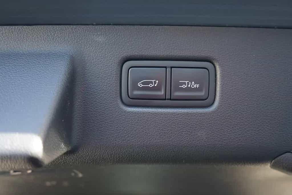 Hyundai STARIA 2.2 CRDi Signature DCT 4WD LED 360° Bose 05/2022-photo-8