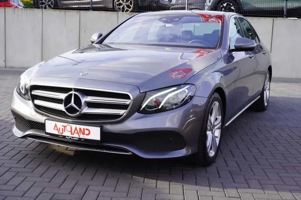 Mercedes-Benz E 300 E300 9G-Tronic LED Navi Schiebedach Leder AHK 06/2017-photo-1
