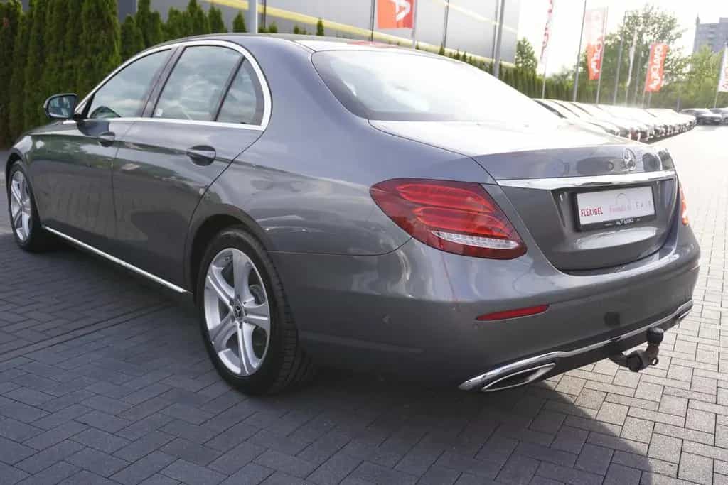 Mercedes-Benz E 300 E300 9G-Tronic LED Navi Schiebedach Leder AHK 06/2017-photo-2