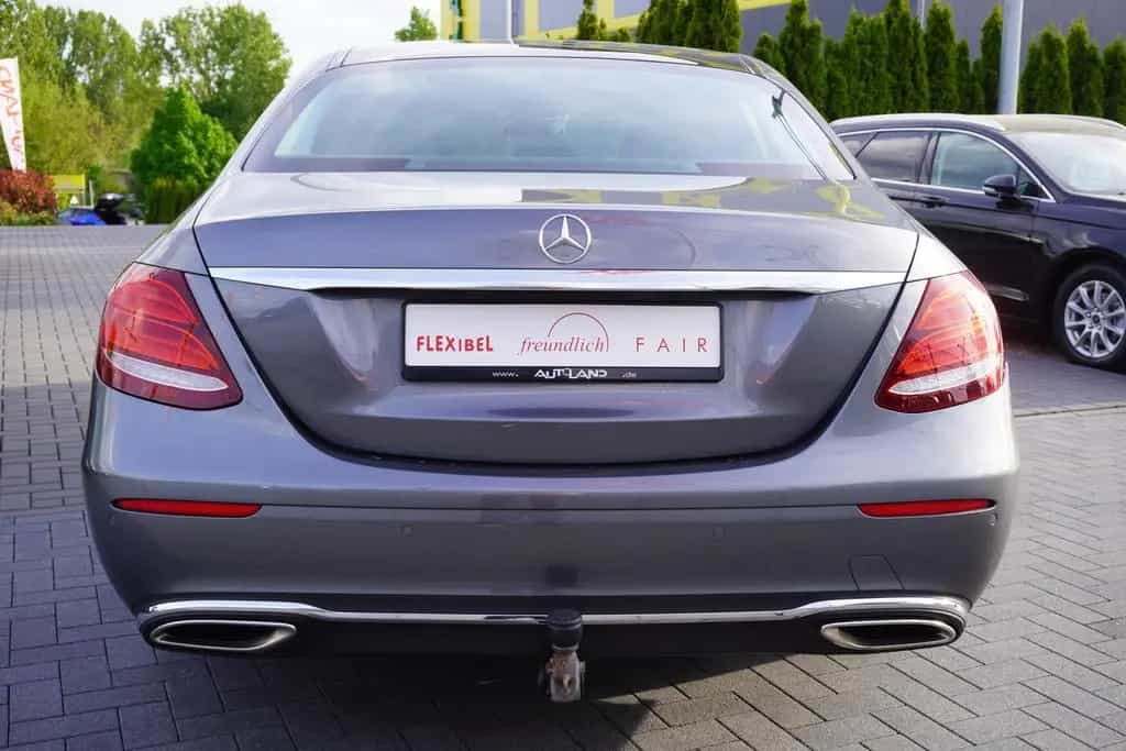 Mercedes-Benz E 300 E300 9G-Tronic LED Navi Schiebedach Leder AHK 06/2017-photo-3