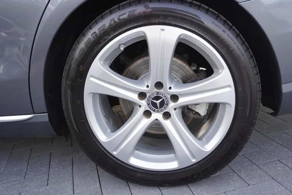 Mercedes-Benz E 300 E300 9G-Tronic LED Navi Schiebedach Leder AHK 06/2017-photo-34