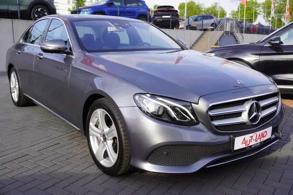 Mercedes-Benz E 300 E300 9G-Tronic LED Navi Schiebedach Leder AHK 06/2017-photo-5