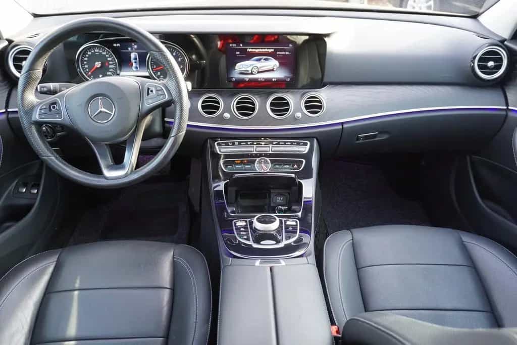 Mercedes-Benz E 300 E300 9G-Tronic LED Navi Schiebedach Leder AHK 06/2017-photo-8