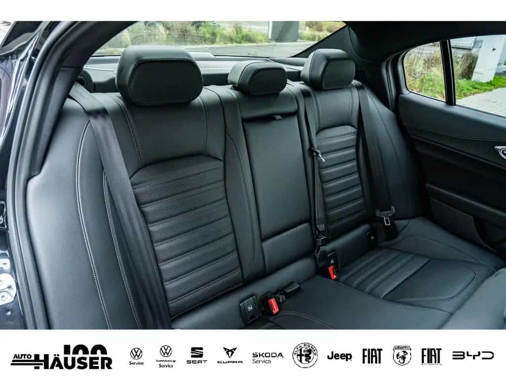 Alfa Romeo Giulia Veloce 2.0 Turbo AT8 Q4 PREMIUM TECHNOLOG 12/2025-photo-10