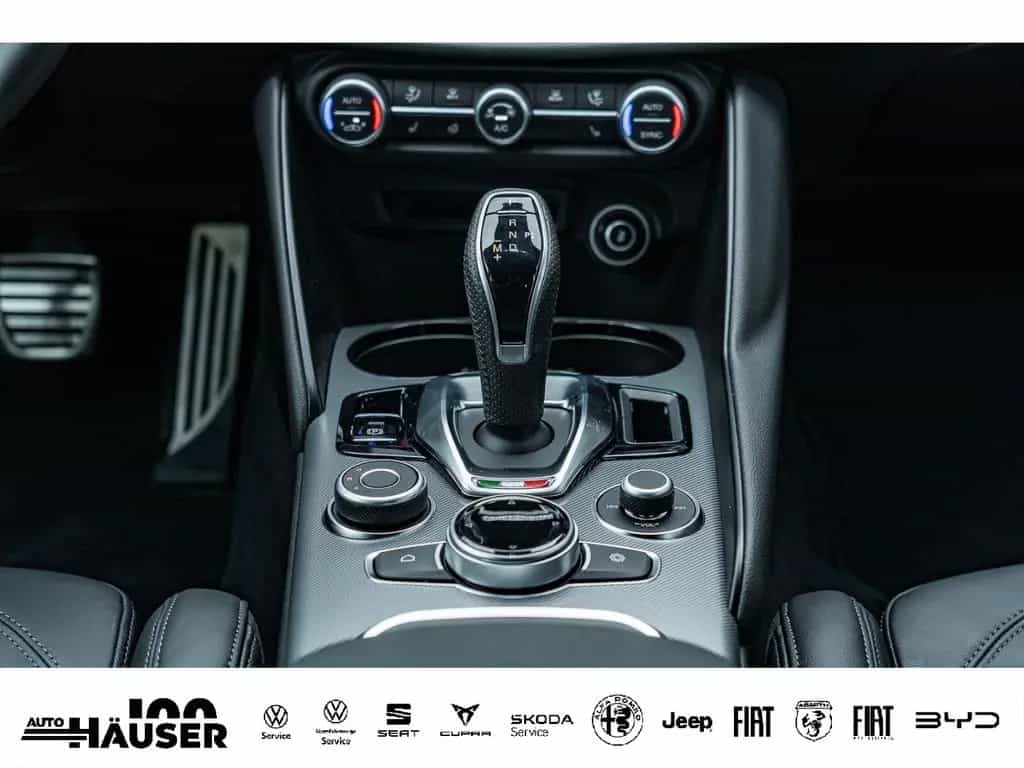 Alfa Romeo Giulia Veloce 2.0 Turbo AT8 Q4 PREMIUM TECHNOLOG 12/2025-photo-15