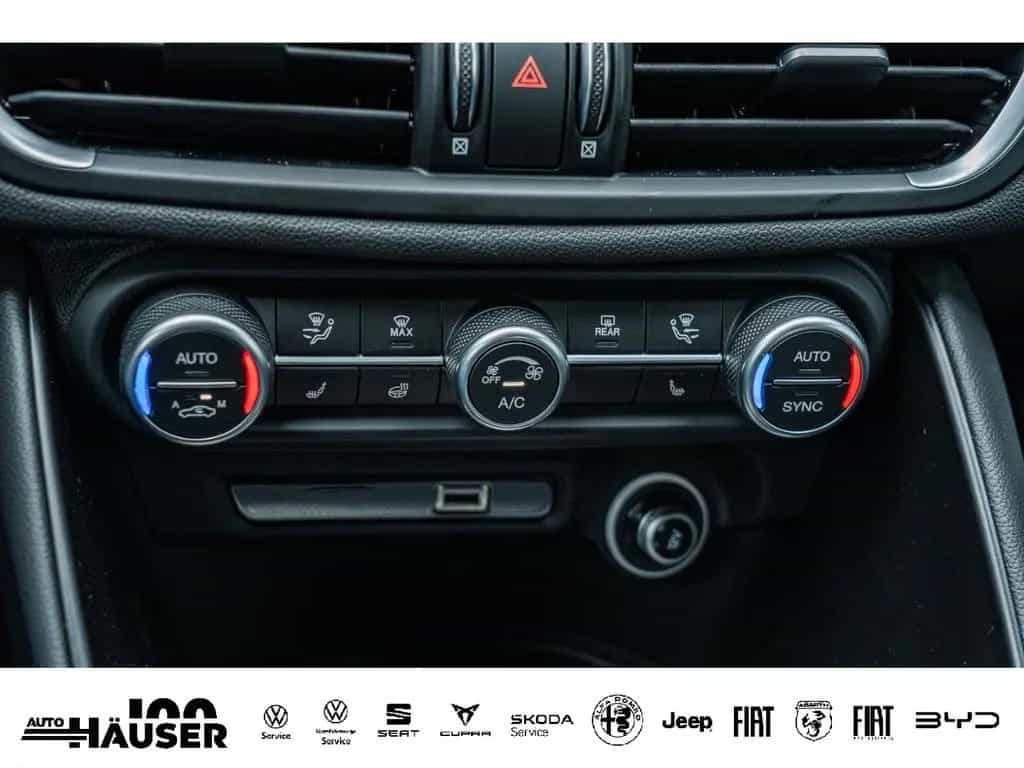 Alfa Romeo Giulia Veloce 2.0 Turbo AT8 Q4 PREMIUM TECHNOLOG 12/2025-photo-22