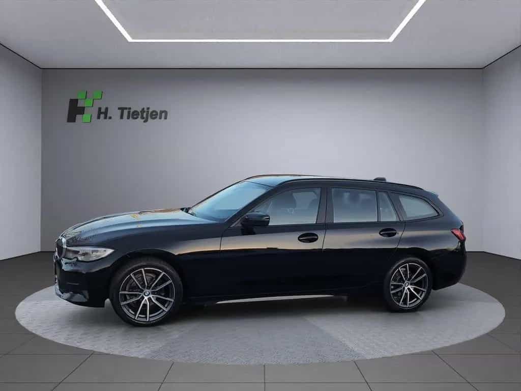 BMW 3 Series 318i Touring Aut. Advantage 08/2020-photo-0