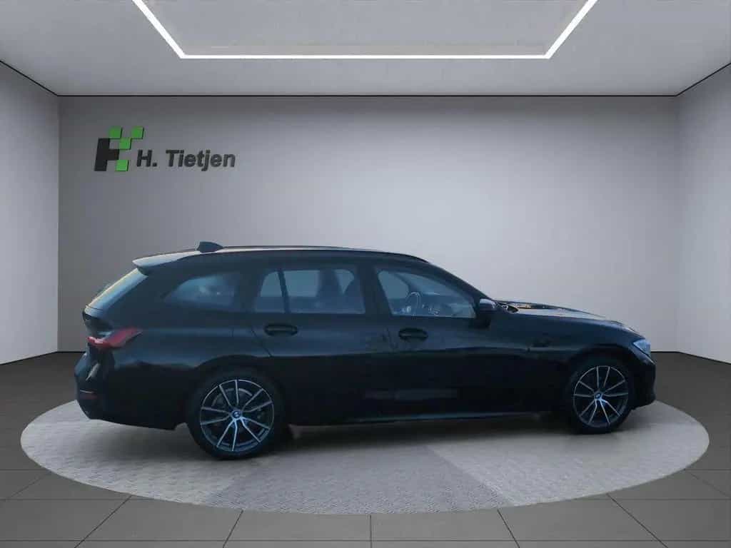 BMW 3 Series 318i Touring Aut. Advantage 08/2020-photo-2
