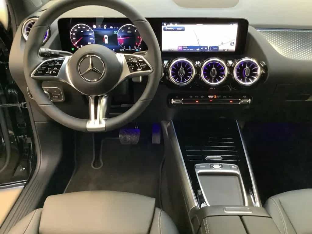 Mercedes-Benz GLA-Class d 4MATIC NIGHT+AHK+PANO+MBUX+18''+8G-DCT 10/2025-photo-11