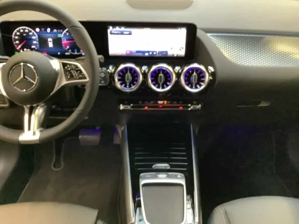 Mercedes-Benz GLA-Class d 4MATIC NIGHT+AHK+PANO+MBUX+18''+8G-DCT 10/2025-photo-12