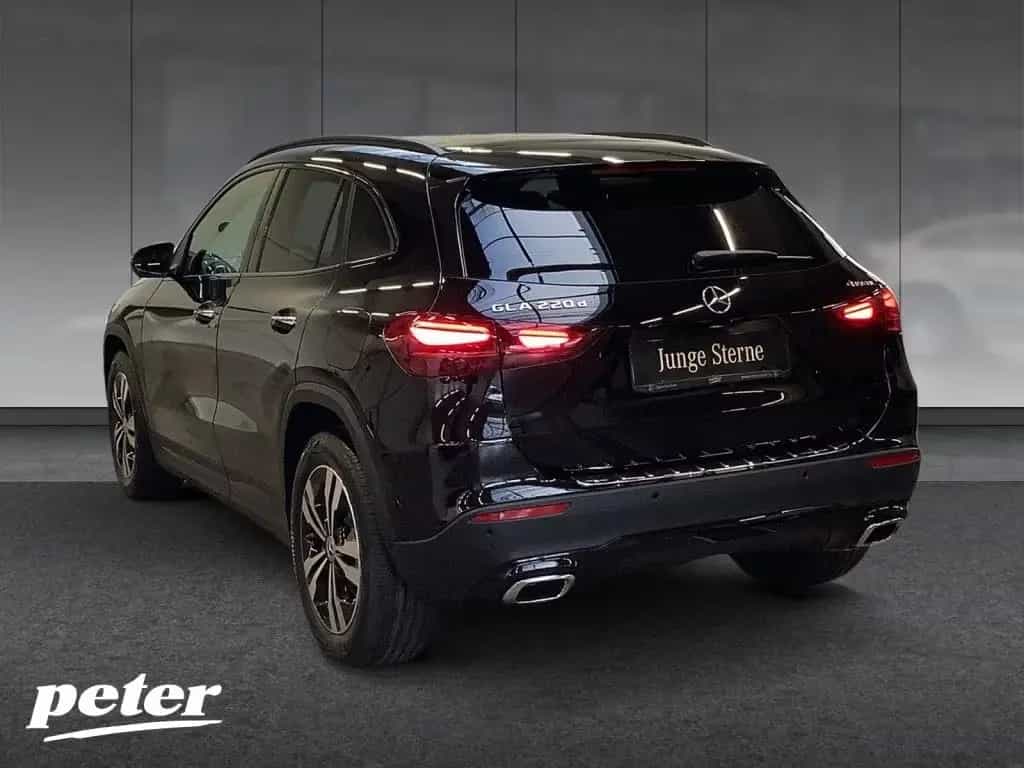 Mercedes-Benz GLA-Class d 4MATIC NIGHT+AHK+PANO+MBUX+18''+8G-DCT 10/2025-photo-2