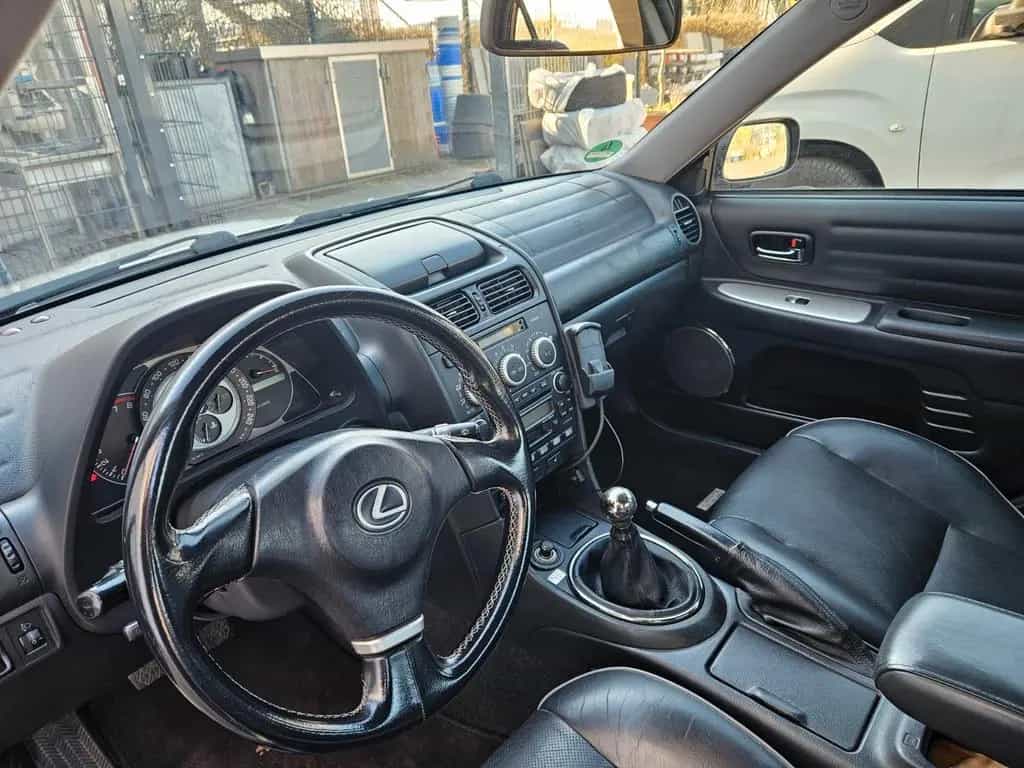 Lexus IS 200 limited limited 10/2004-photo-10