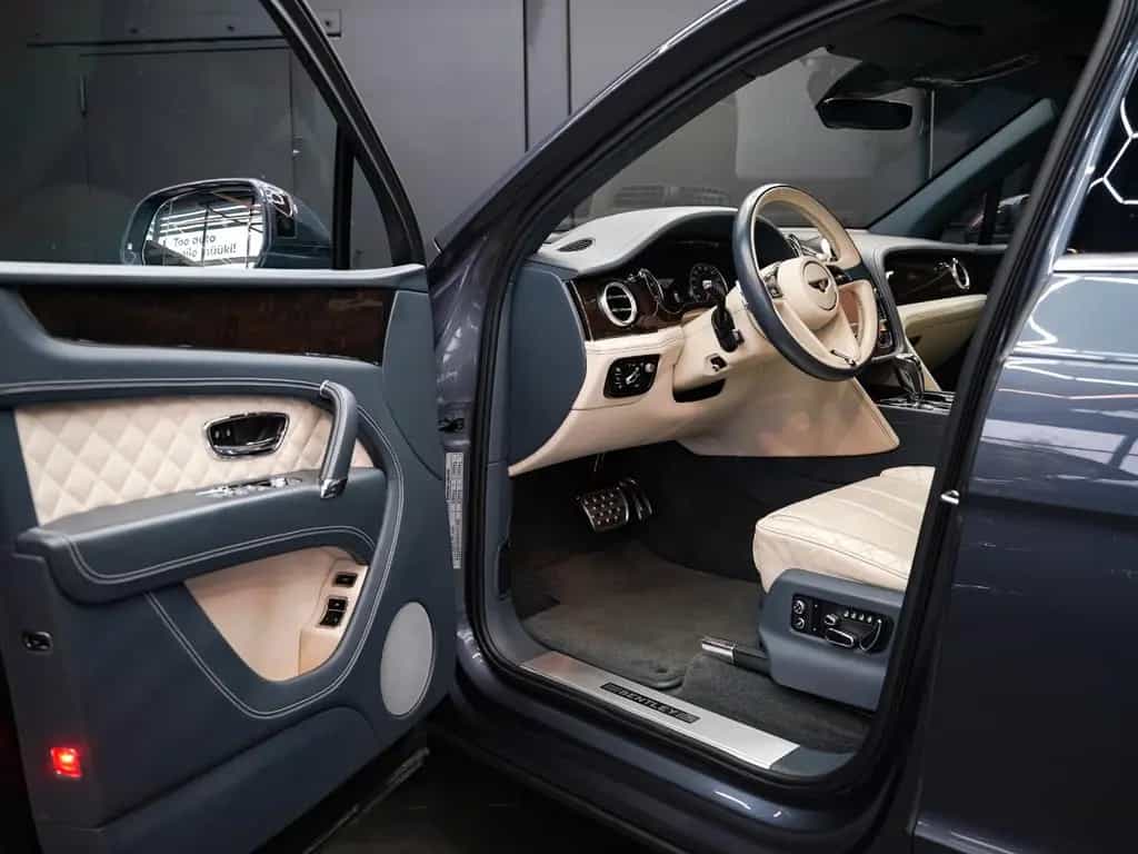 Bentley Bentayga 6.0 W12 4WD First Edition Autom. 03/2016-photo-3