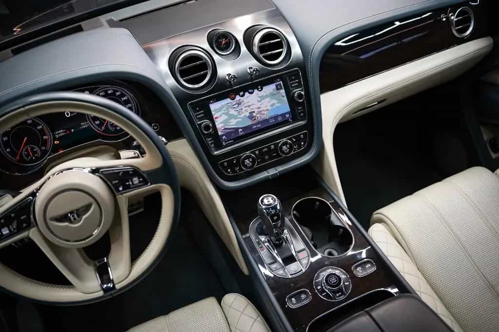 Bentley Bentayga 6.0 W12 4WD First Edition Autom. 03/2016-photo-9