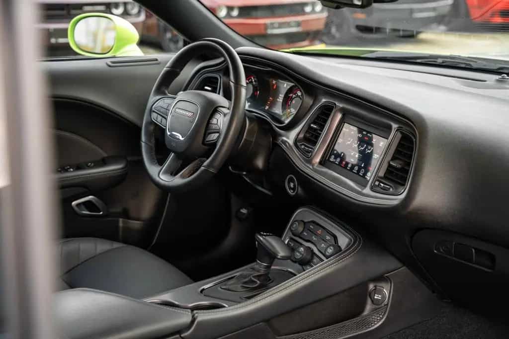 Dodge Challenger 5,7 HEMI V8 Widebody Leder Top 05/2024-photo-28